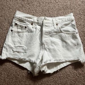 levi’s 501 white shorts